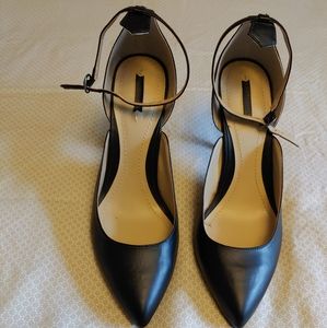 Size 10M Max Studio Black Heels